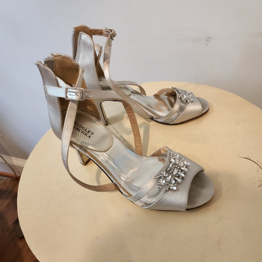 Badgley mischka girls heels